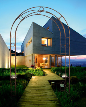 Arco de jardim em metal com lumin�rias solares 120 x 30 x 230 cm