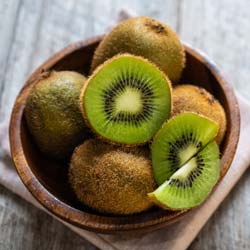 Kiwi 'Jenny'  / Actinidia chinensis 'Jenny'