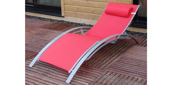 Bain de soleil design en textilne Rouge et aluminium gris